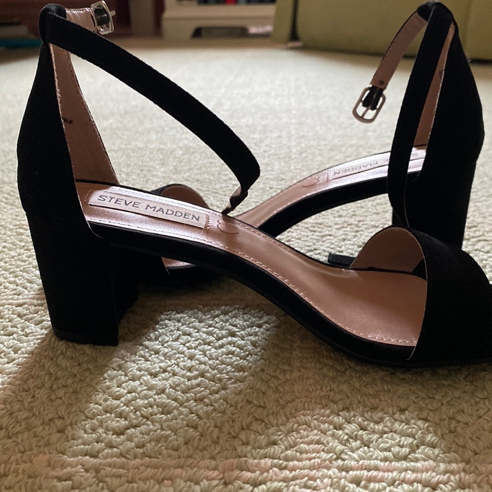 black, size 4, Steve Madden 1-inch heel